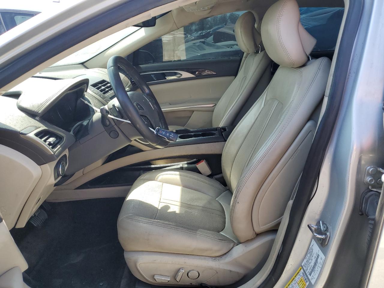 2016 Lincoln MKZ VIN 3LN6L2GK2GR623601 Copart auction photo, vandalism / front end damage thumbnail 7