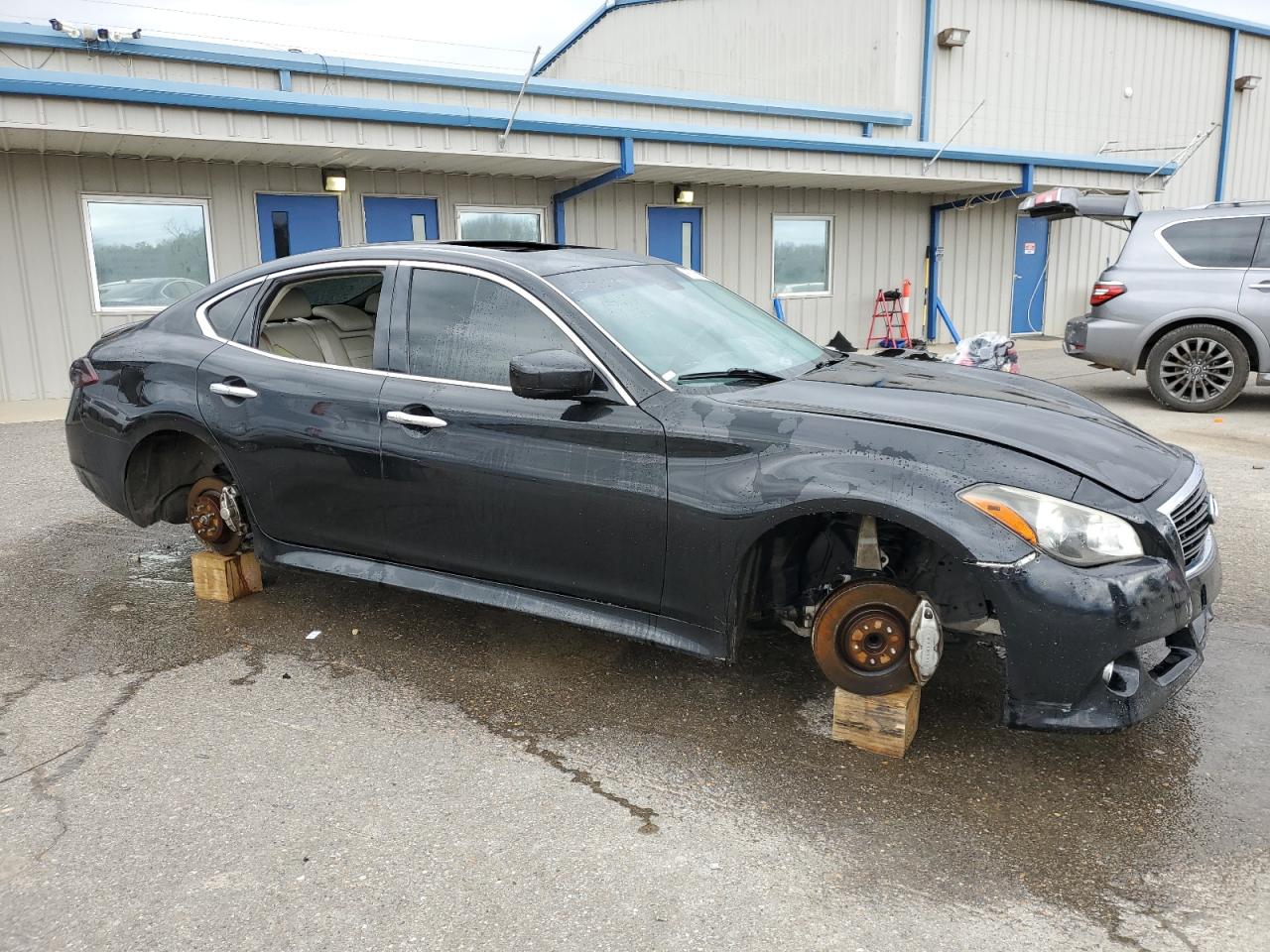2011 Infiniti M VIN JN1BY1AP9BM324663 Copart auction photo, vandalism damage thumbnail 4