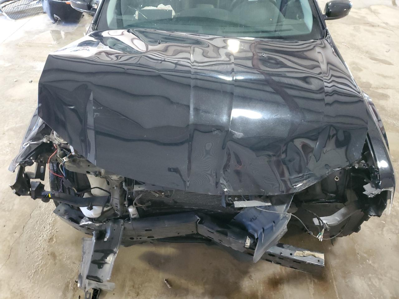 2015 Chrysler 300 VIN 2C3CCAAG5FH810674 Copart auction photo, front end / minor dent/scratches damage thumbnail 11
