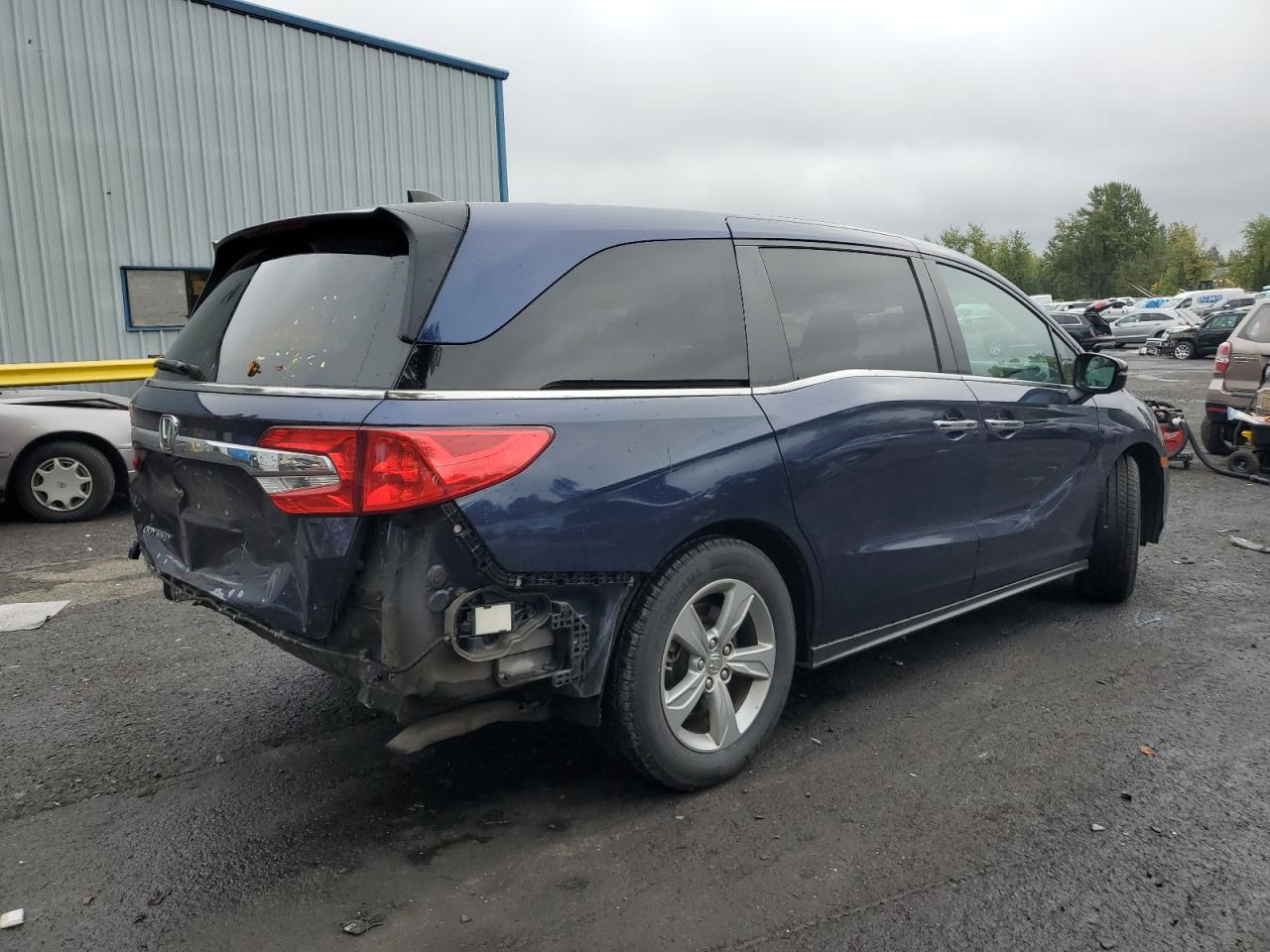 2018 Honda Odyssey VIN 5FNRL6H7XJB017782 Copart auction photo, rear end damage thumbnail 3