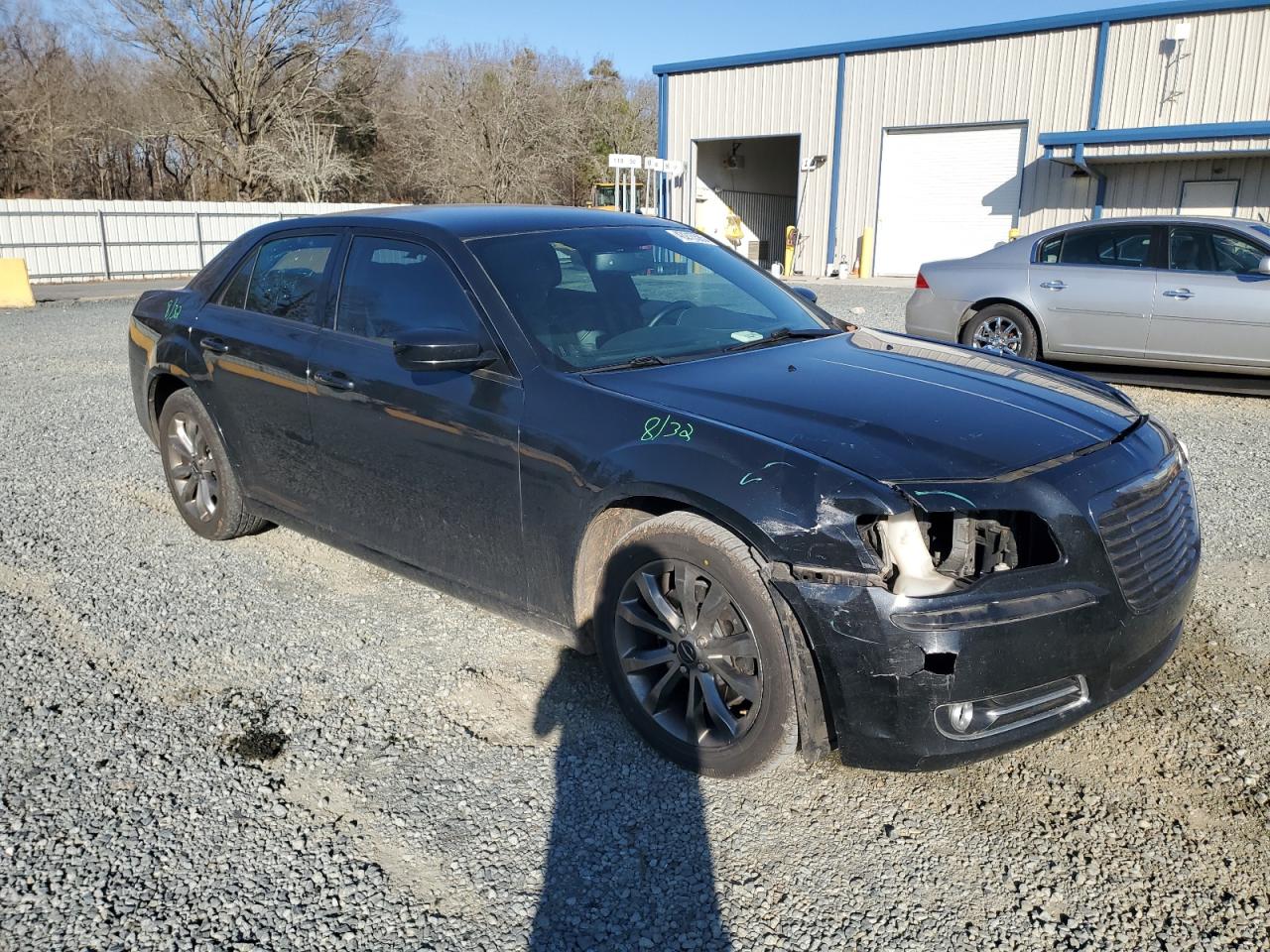 2014 Chrysler 300 VIN 2C3CCAGG3EH384554 Copart auction photo, front end / side damage thumbnail 4