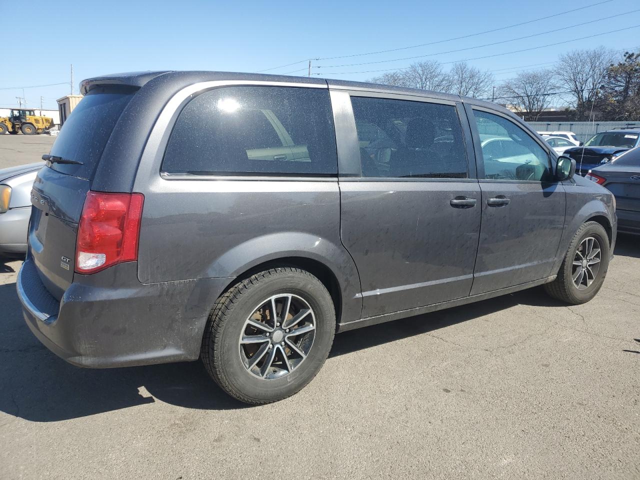 2019 Dodge Caravan VIN 2C4RDGEG6KR623528 Copart auction photo, front end damage thumbnail 3