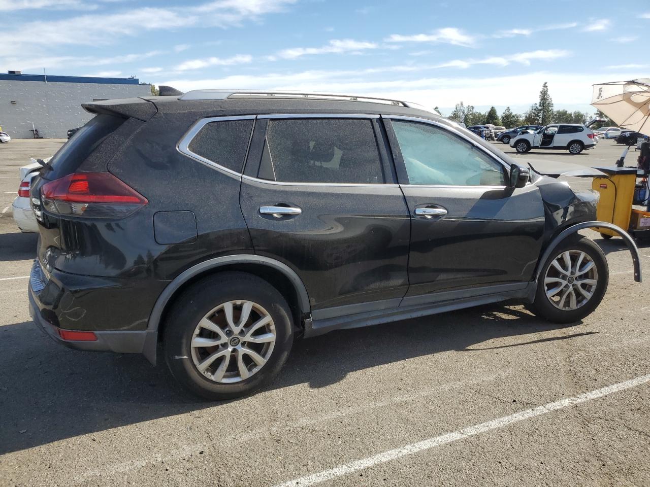 2018 Nissan Rogue VIN KNMAT2MT2JP606758 Copart auction photo, front end / side damage thumbnail 3