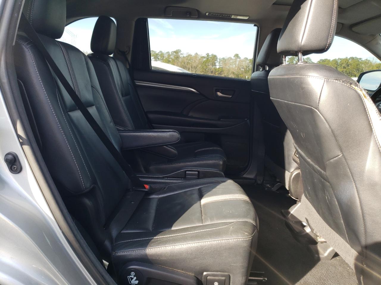 2017 Toyota Highlander VIN 5TDKZRFH3HS193141 Copart auction photo, side / front end damage thumbnail 11