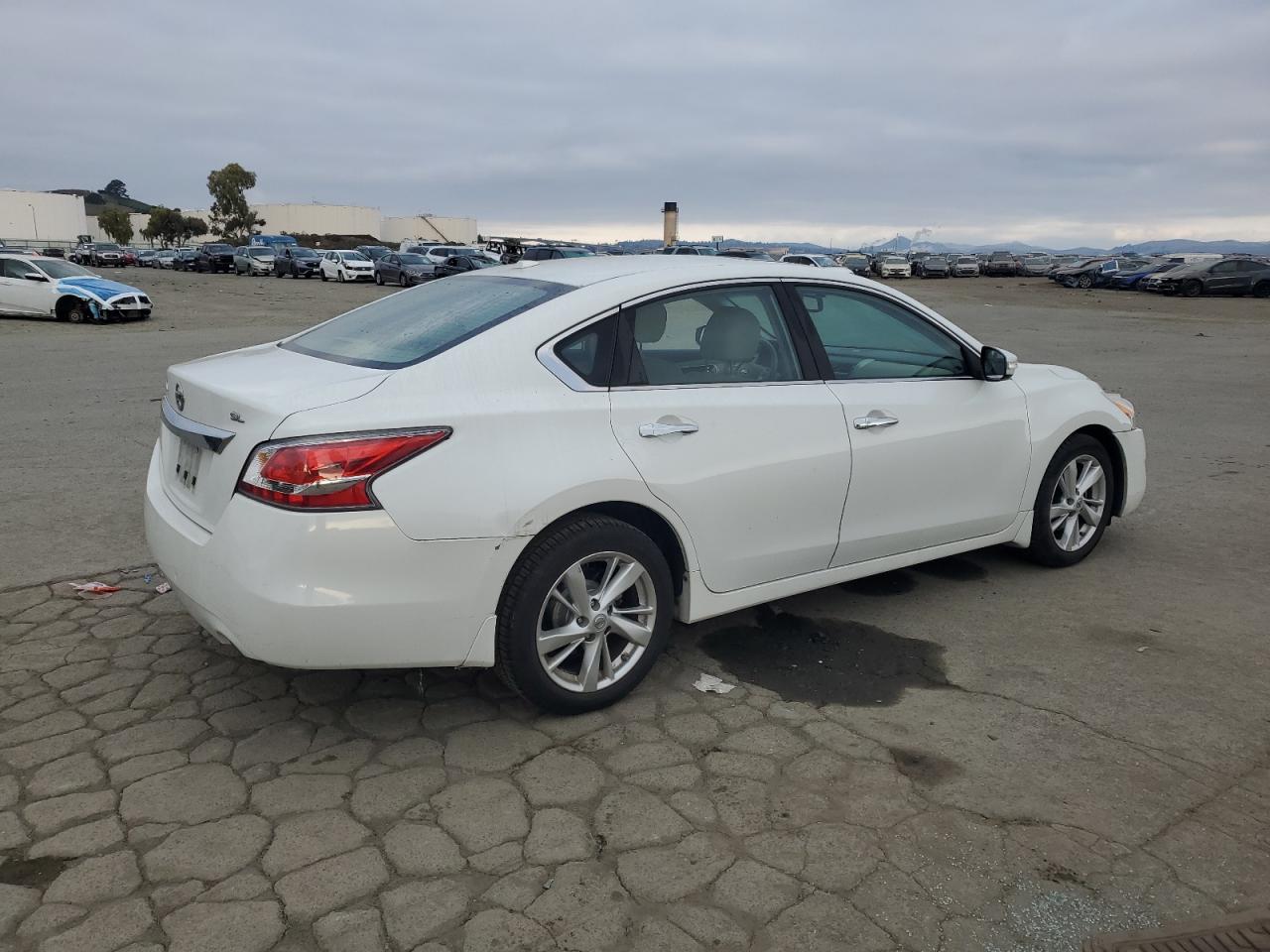 2015 Nissan Altima VIN 1N4AL3AP3FN308273 Copart auction photo, front end damage thumbnail 3
