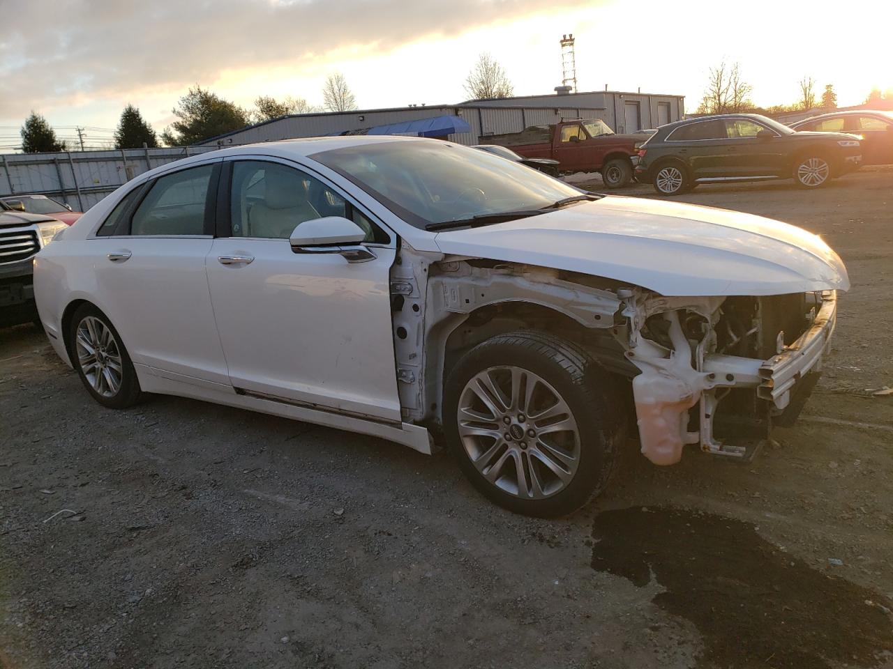 2015 Lincoln MKZ VIN 3LN6L2LU3FR622091 Copart auction photo, front end / minor dent/scratches damage thumbnail 4
