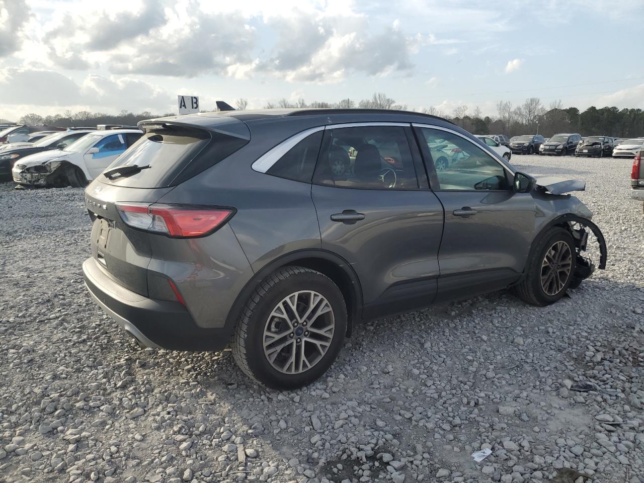 2022 Ford Escape VIN 1FMCU0H61NUB90185 Copart auction photo, front end / mechanical damage thumbnail 3