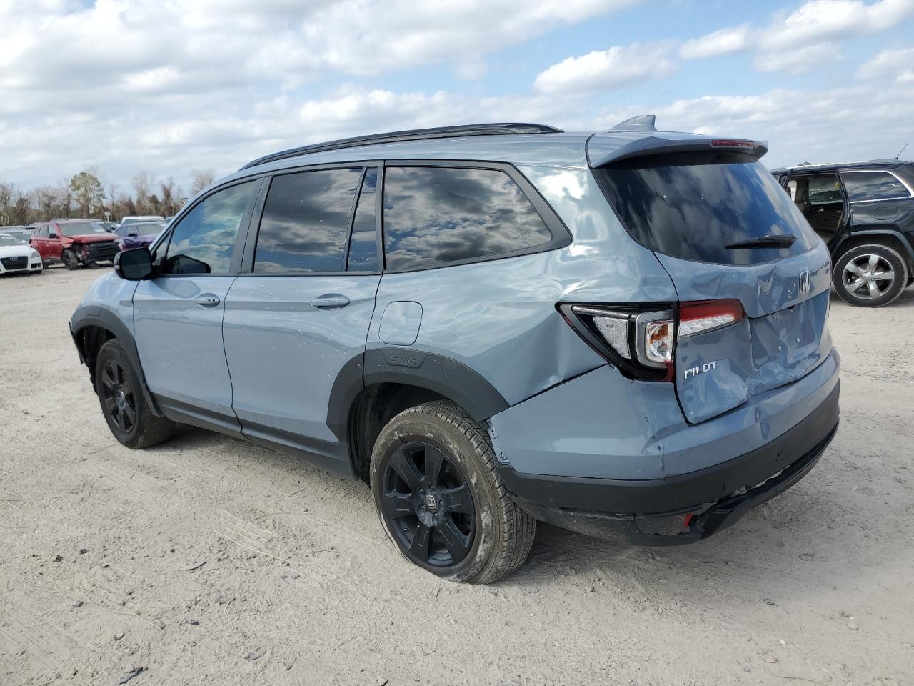 2022 Honda Pilot VIN 5FNYF6H80NB096896 Copart auction photo, front end / rear end damage thumbnail 2