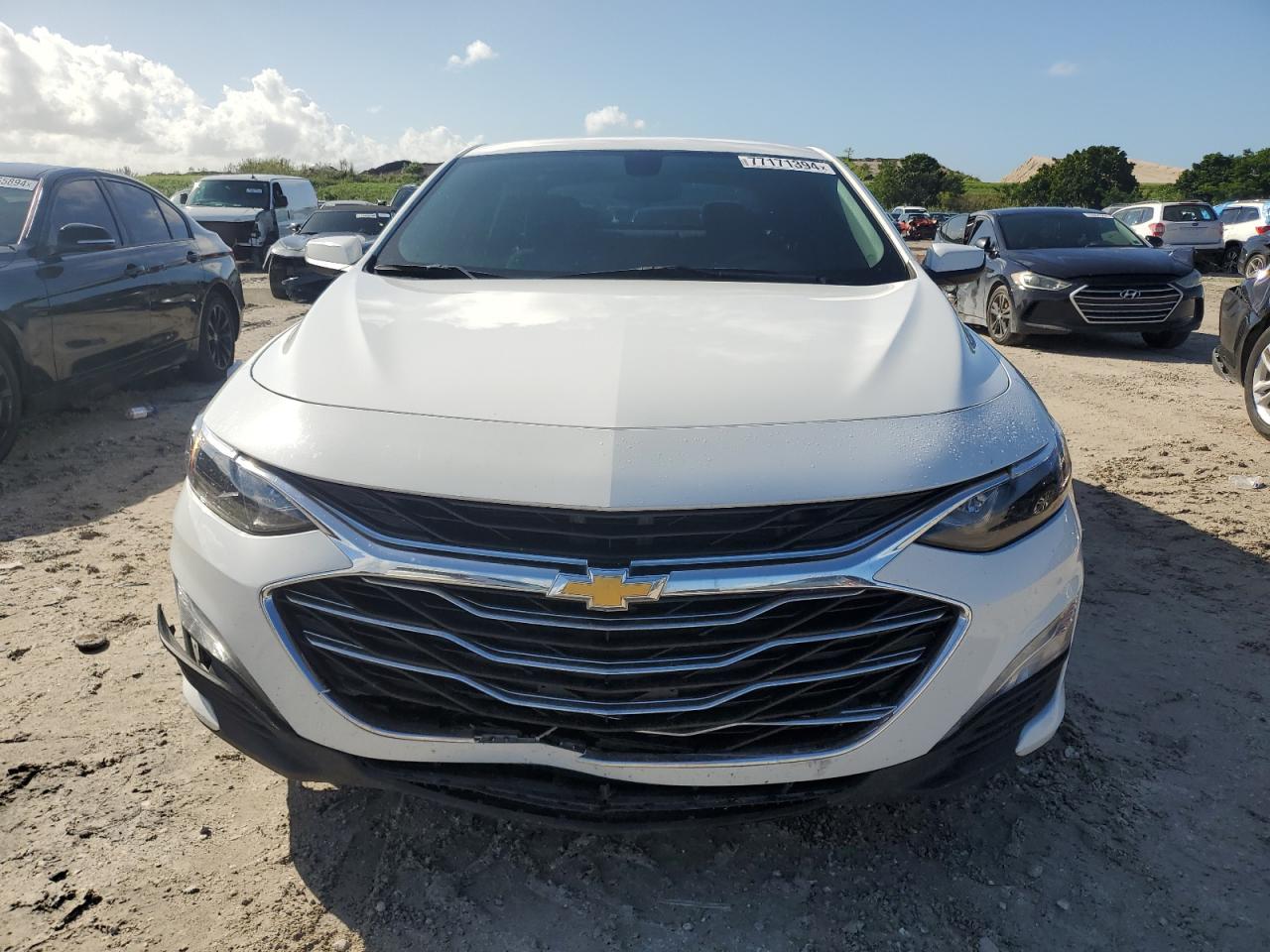 2019 Chevrolet Malibu VIN 1G1ZD5ST1KF105624 Copart auction photo, undercarriage / minor dent/scratches damage thumbnail 5