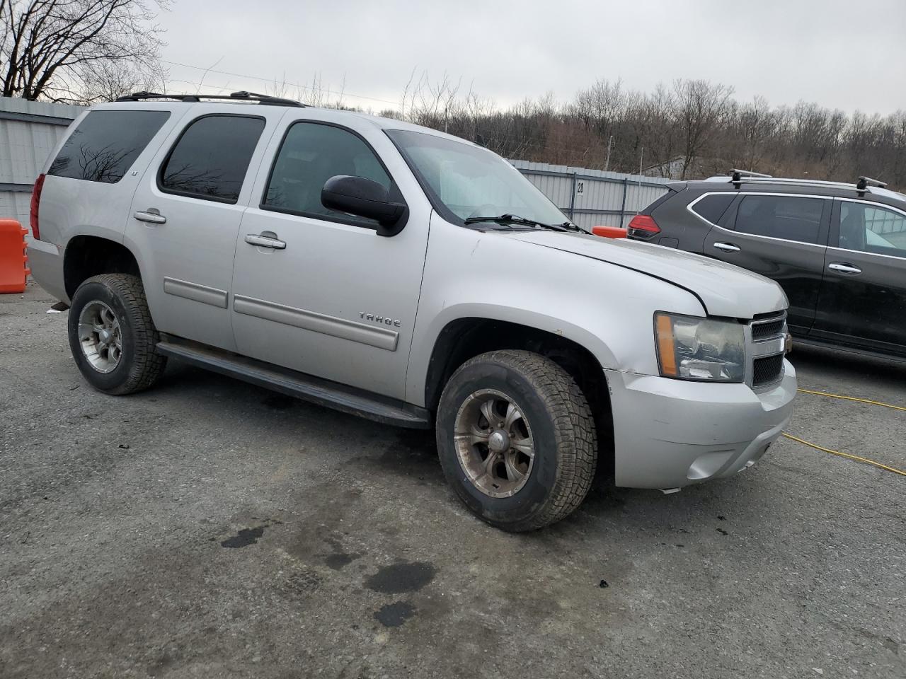 2010 Chevrolet Tahoe VIN 1GNUKBE03AR229020 Copart auction photo, front end damage thumbnail 4