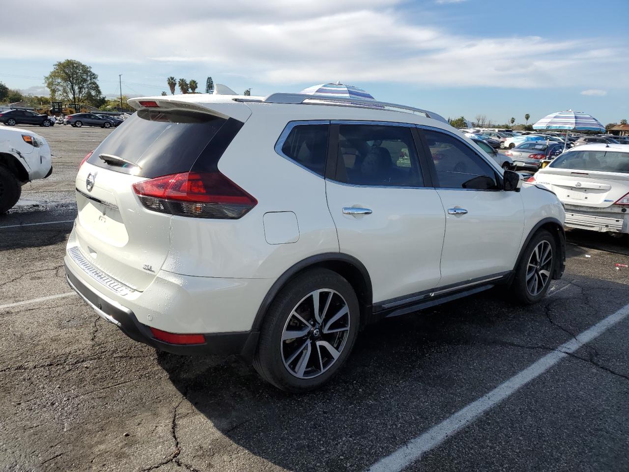2019 Nissan Rogue VIN 5N1AT2MT1KC818622 Copart auction photo, front end / minor dent/scratches damage thumbnail 3