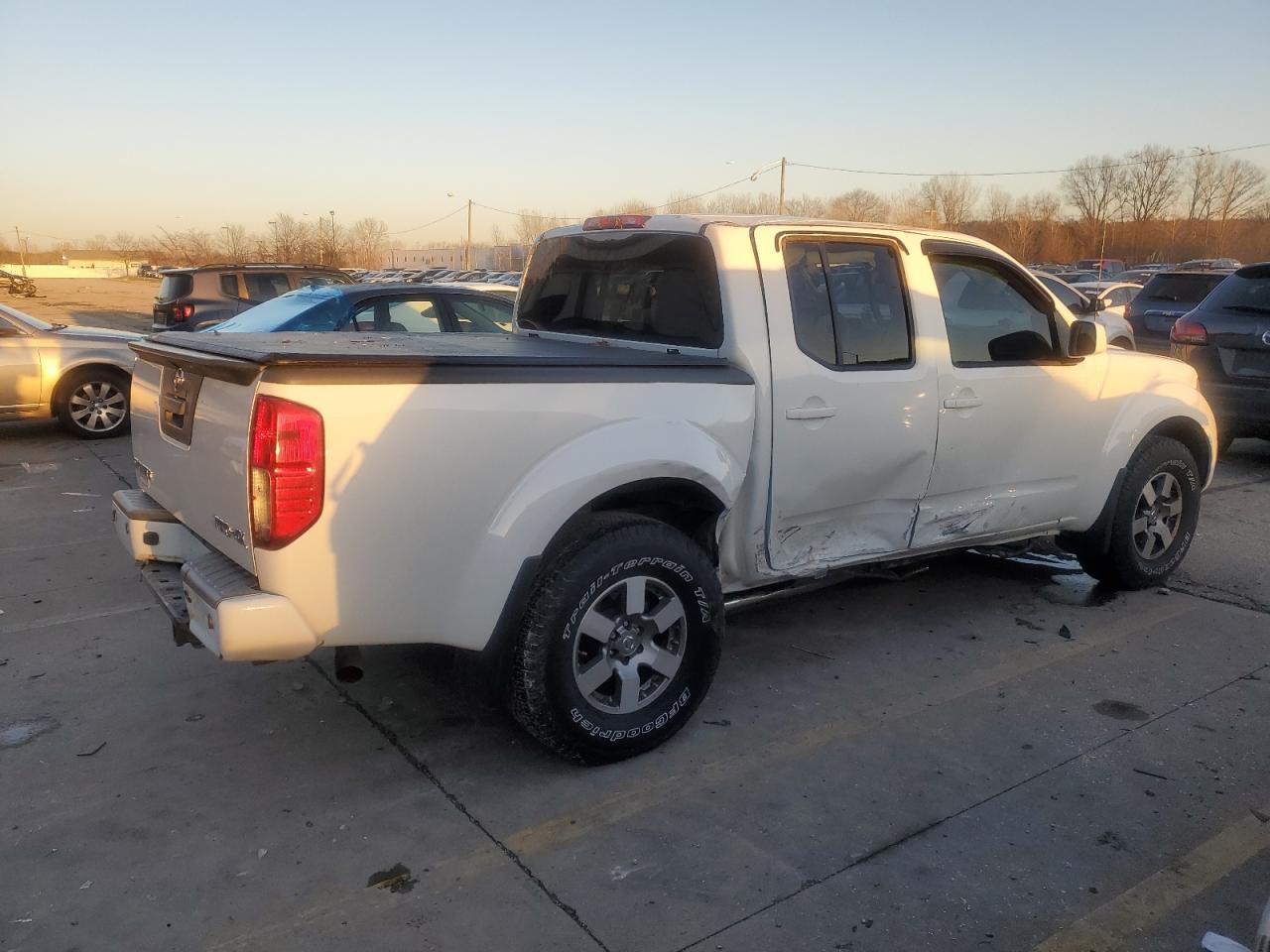2013 Nissan Navara (Frontier) VIN 1N6AD0EV4DN717004 Copart auction photo, rollover damage thumbnail 3