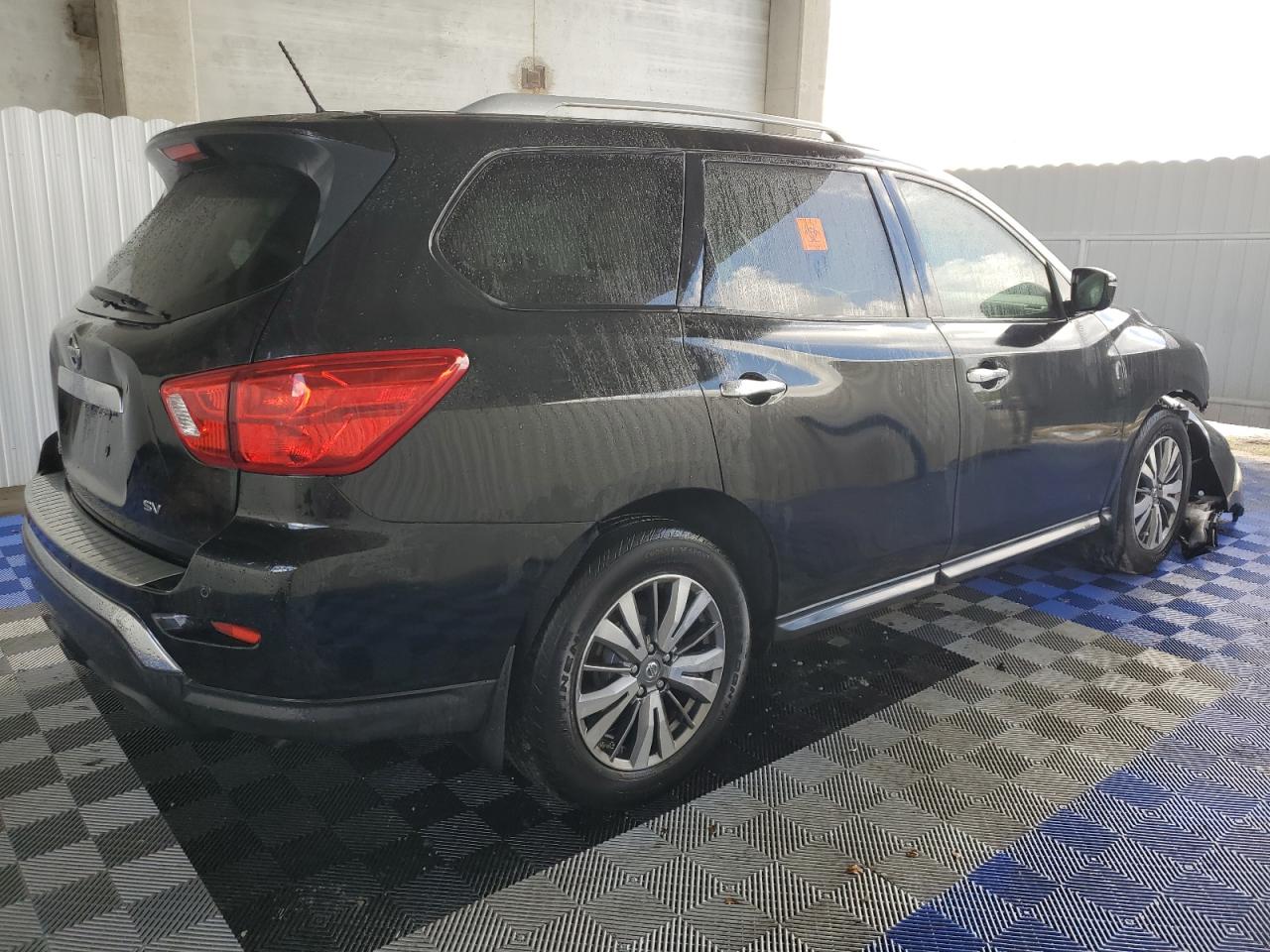 2018 Nissan Pathfinder VIN 5N1DR2MNXJC664844 Copart auction photo, front end / side damage thumbnail 3