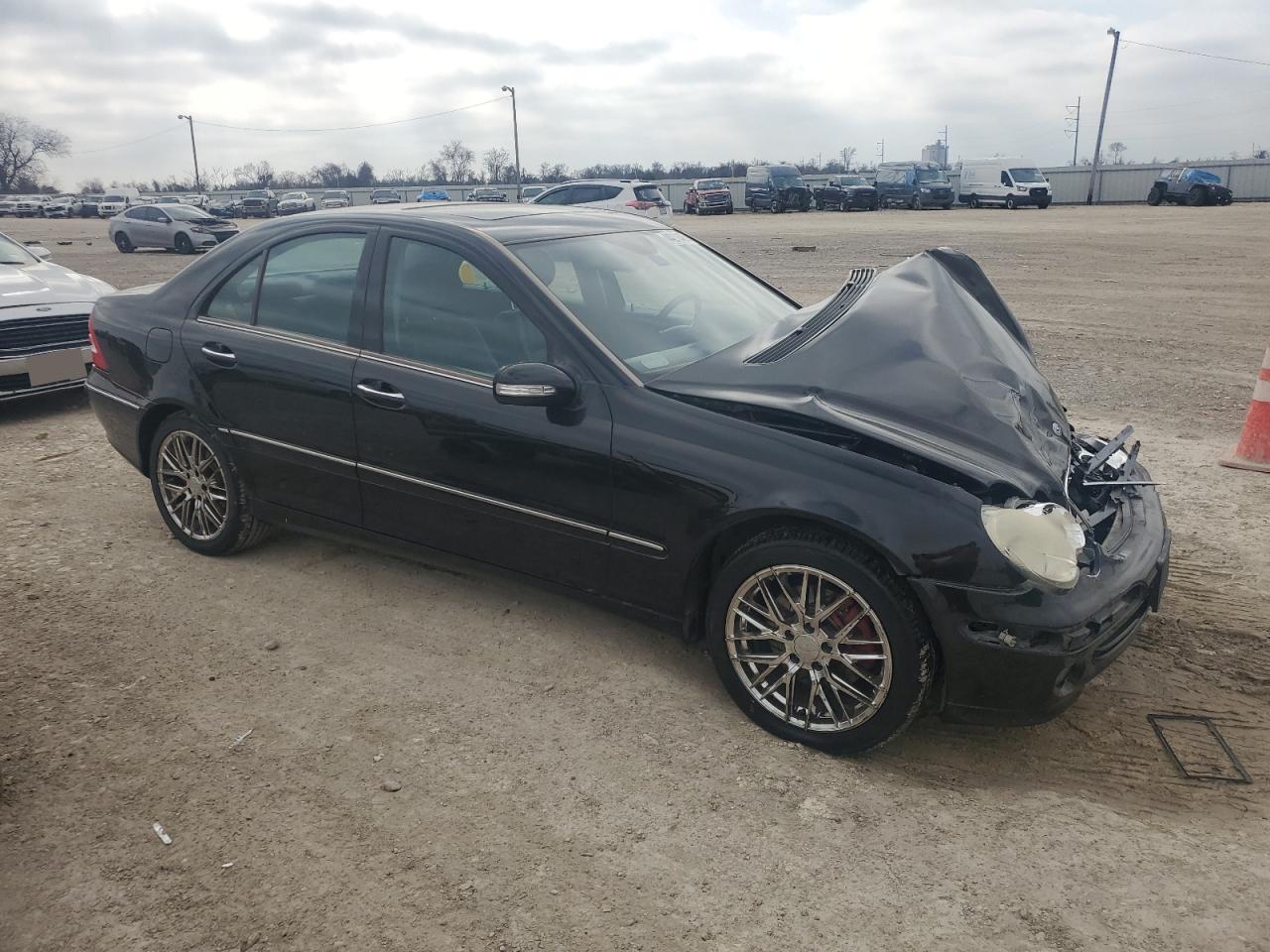 2007 Mercedes-Benz C-klasse VIN WDBRF92H77F916421 Copart auction photo, front end damage thumbnail 4