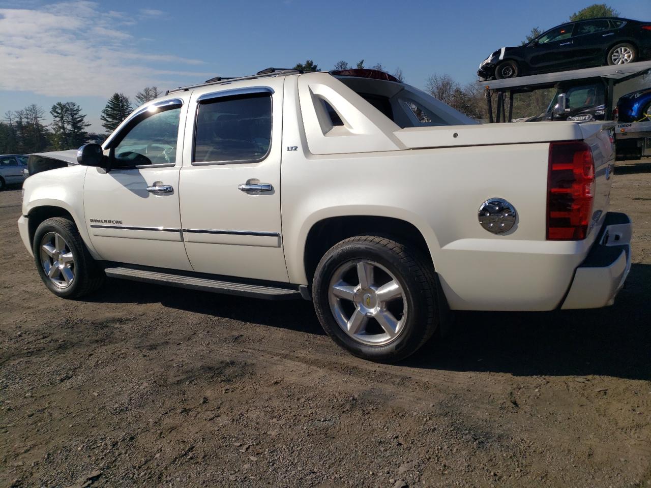 2012 Chevrolet Avalanche VIN 3GNTKGE77CG108032 Copart auction photo, front end / minor dent/scratches damage thumbnail 2