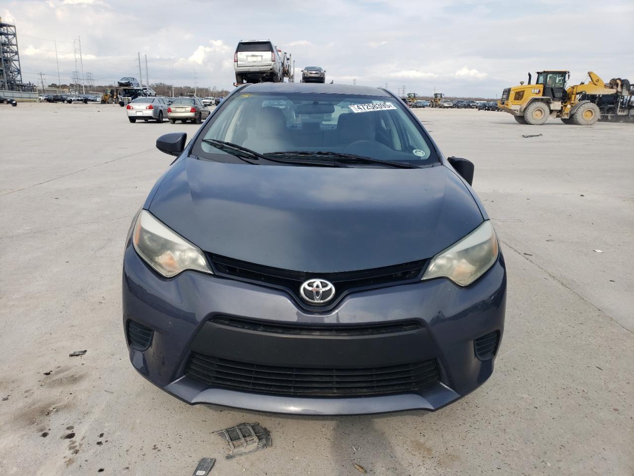 2014 Toyota Corolla VIN 5YFBURHE6EP086333 Copart auction photo, side / rear end damage thumbnail 5