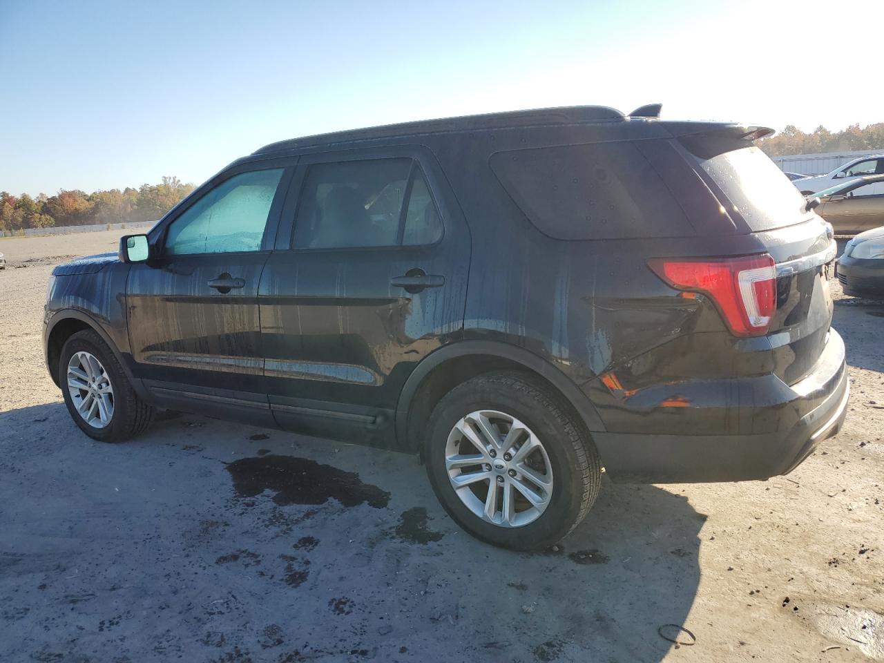 2017 Ford Explorer VIN 1FM5K8BH0HGD94440 Copart auction photo, front end / minor dent/scratches damage thumbnail 2
