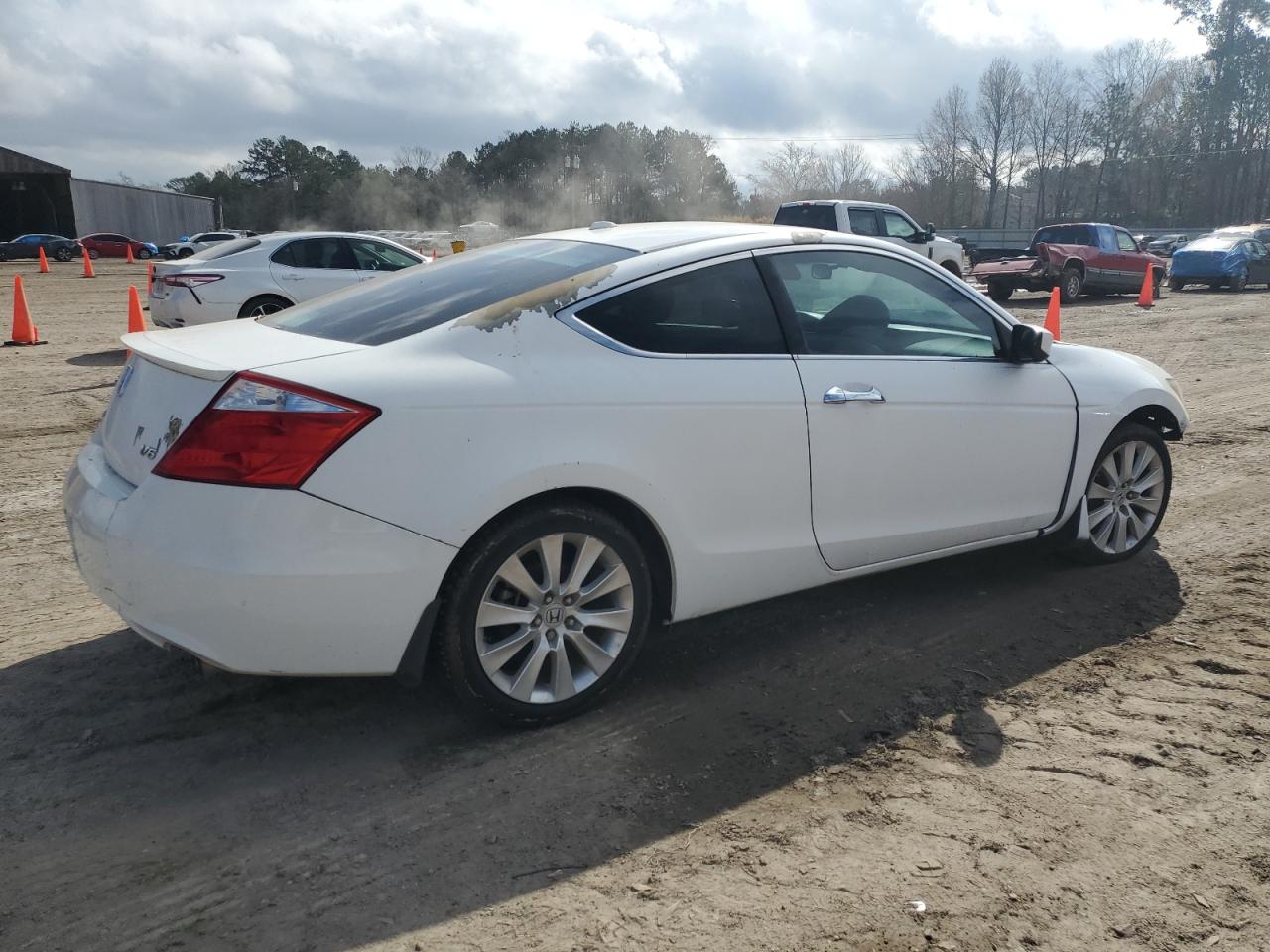 2009 Honda Accord VIN 1HGCS22819A011197 Copart auction photo, mechanical damage thumbnail 3