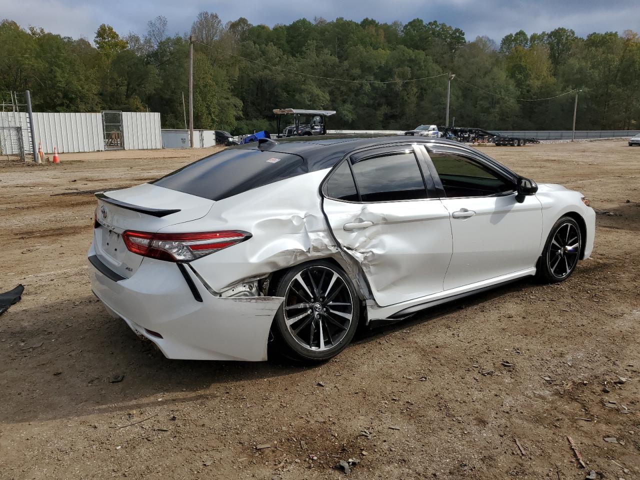 2019 Toyota Camry VIN 4T1B61HK6KU214369 Copart auction photo, side / rear end damage thumbnail 3