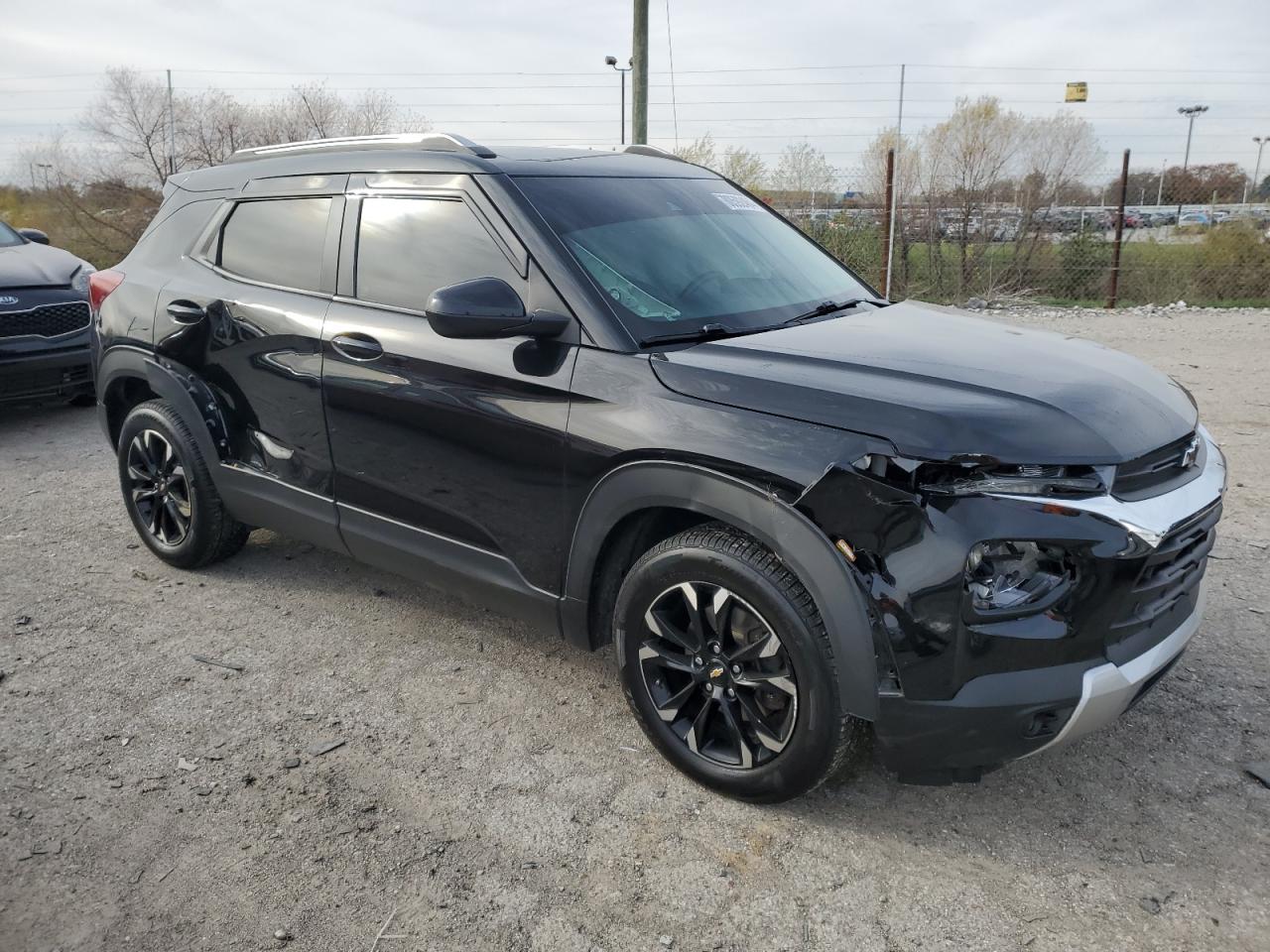 2021 Chevrolet TrailBlazer VIN KL79MPSLXMB064288 Copart auction photo, front end / side damage thumbnail 4