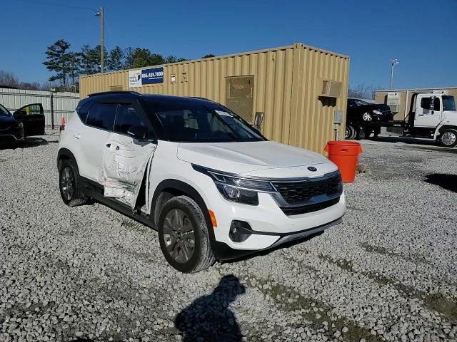 2021 KIA Seltos VIN KNDEU2AAXM7111200 Copart auction photo, side / minor dent/scratches damage thumbnail 14
