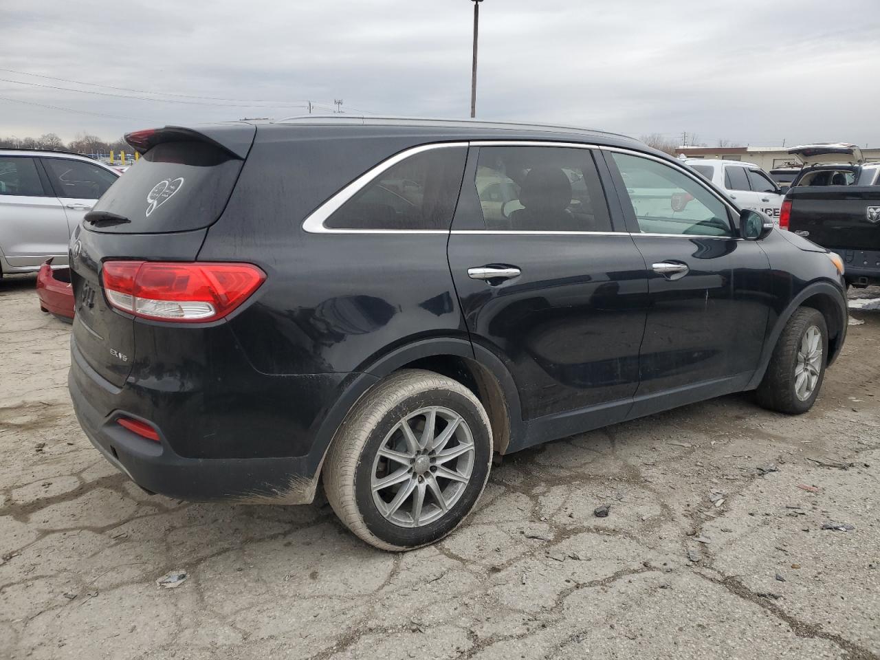 2016 KIA Sorento VIN 5XYPH4A59GG049811 Copart auction photo, minor dent/scratches / mechanical damage thumbnail 3