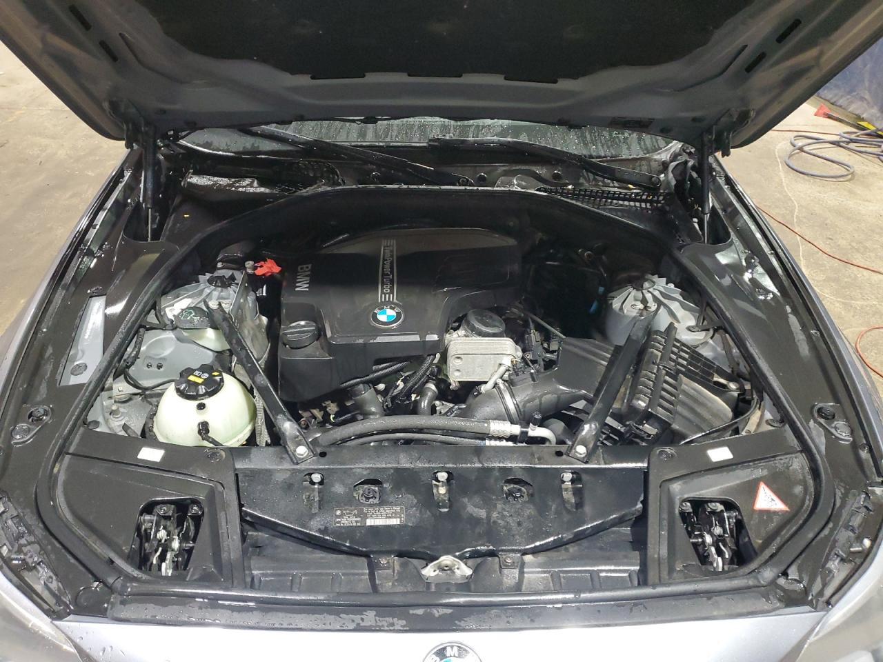 2015 BMW 5er VIN WBA5A7C50FD624690 Copart auction photo, minor dent/scratches damage thumbnail 11