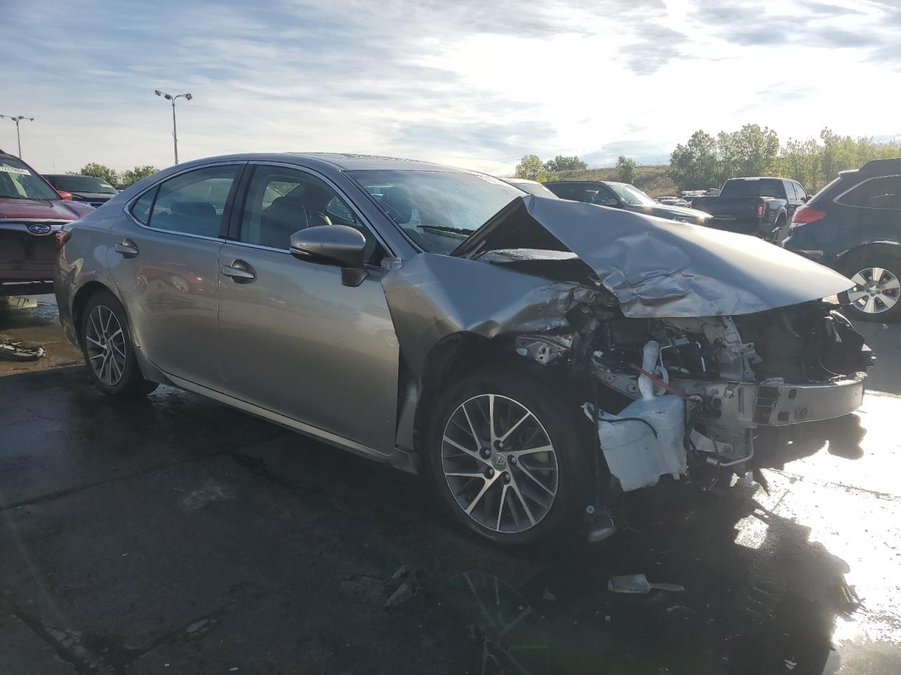 2016 Lexus ES VIN JTHBK1GG6G2230232 Copart auction photo, front end / side damage thumbnail 4