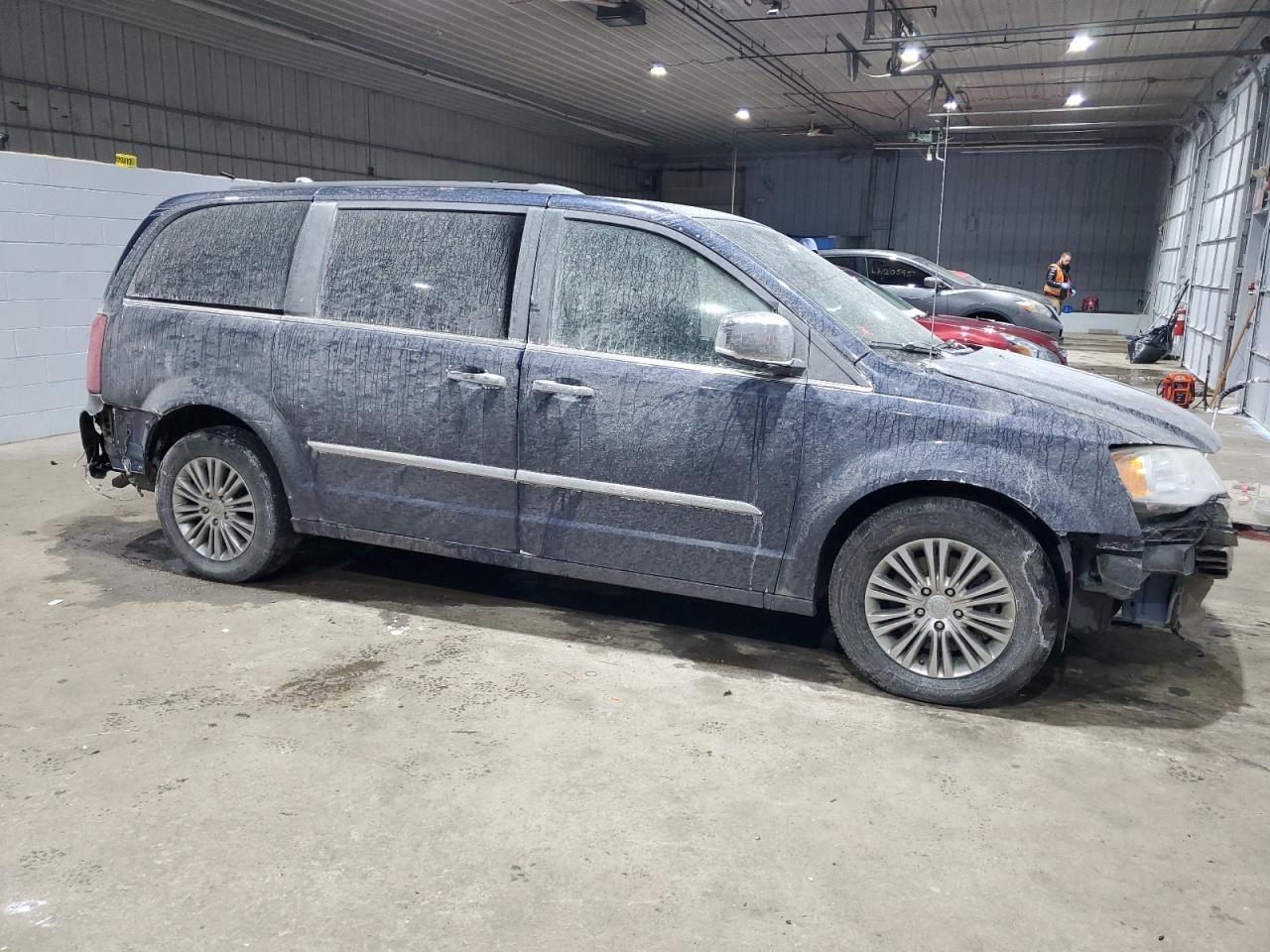 2014 Chrysler Town & Country VIN 2C4RC1CG8ER116136 Copart auction photo, front end damage thumbnail 4