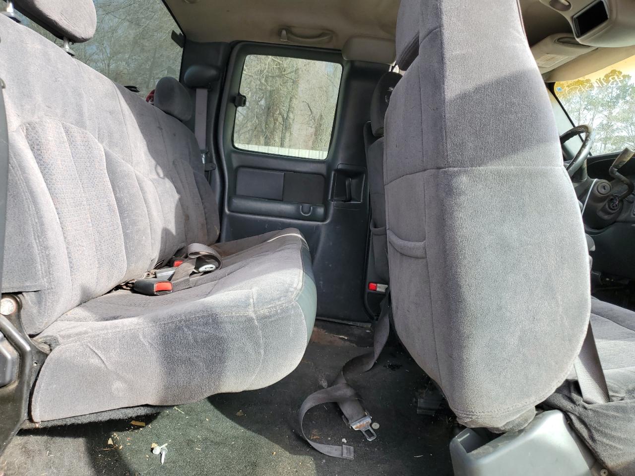 2002 Chevrolet Silverado VIN 2GCEC19V021374164 Copart auction photo, side damage thumbnail 10