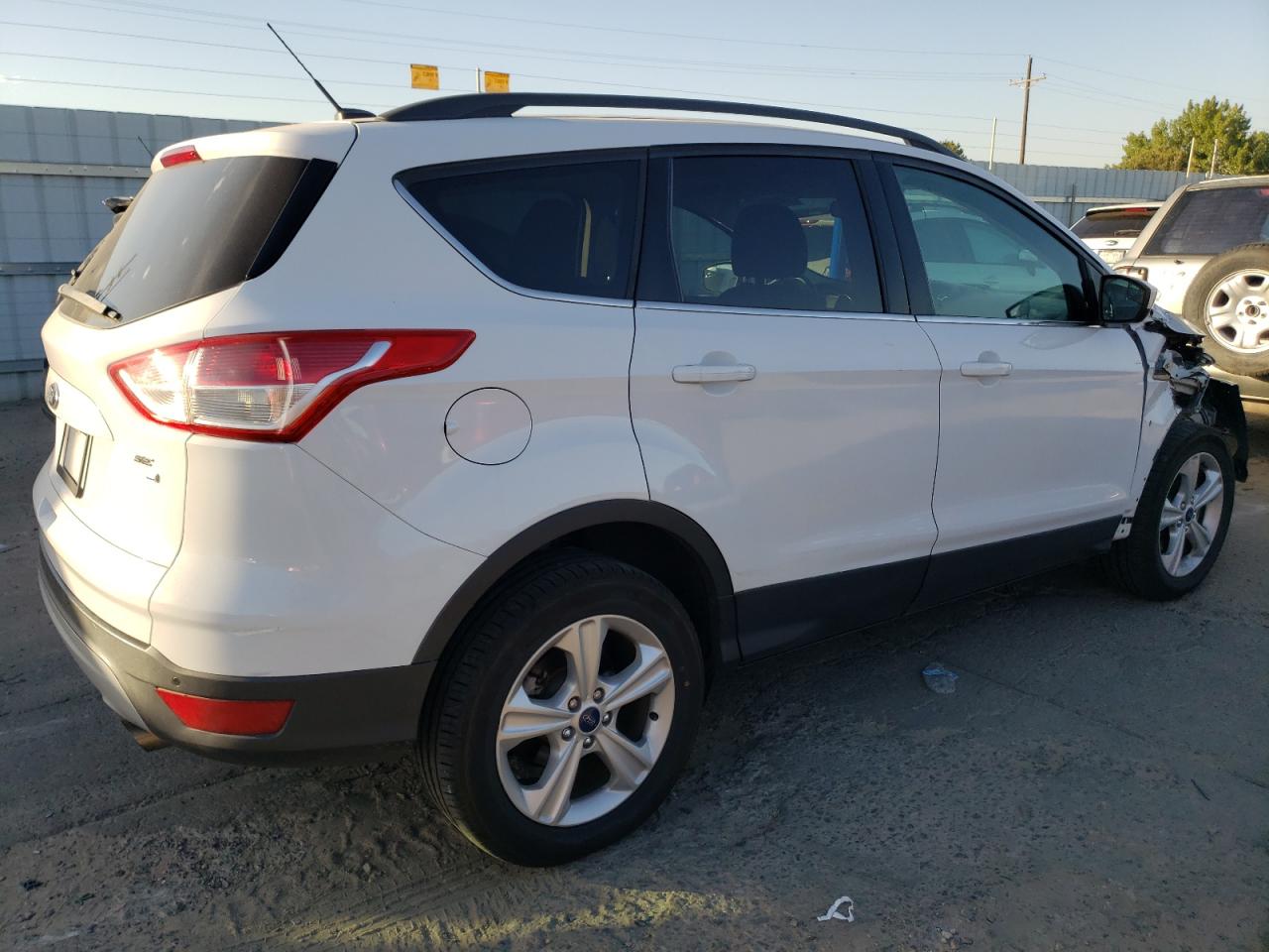 2014 Ford Escape VIN 1FMCU9G97EUC24601 Copart auction photo, front end / minor dent/scratches damage thumbnail 3