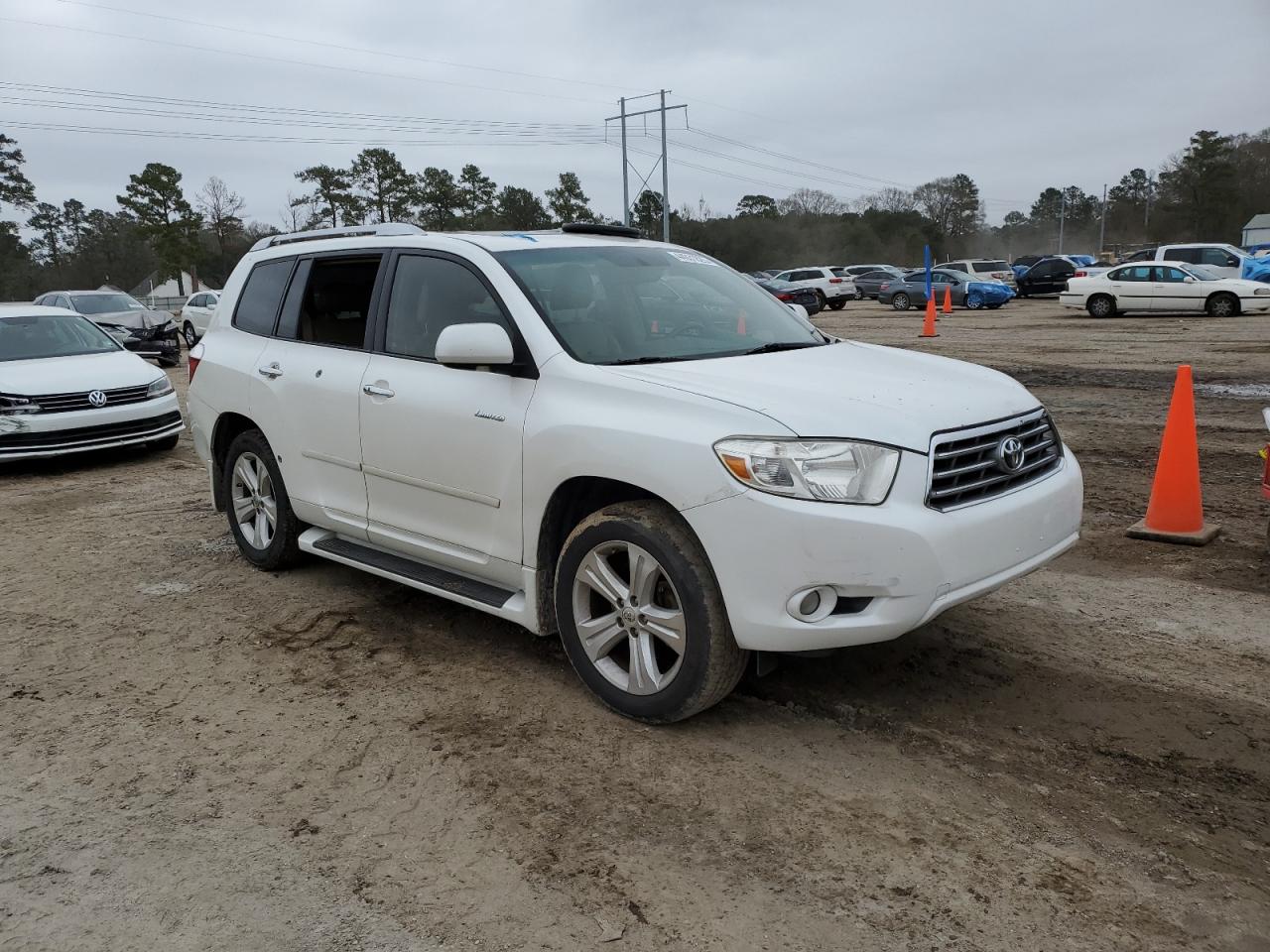 2010 Toyota Highlander VIN 5TDYK3EH6AS013900 Copart auction photo, vandalism damage thumbnail 4