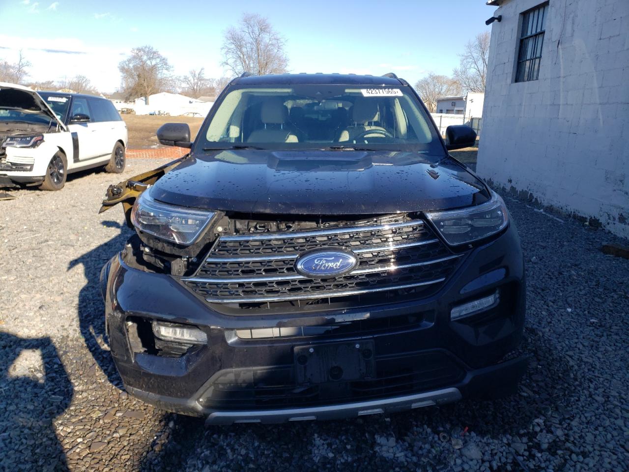 2022 Ford Explorer VIN 1FMSK8DHXNGC37543 Copart auction photo, front end / side damage thumbnail 5