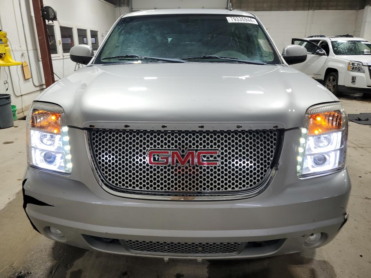 2011 GMC Yukon VIN 1GKS2EEF0BR139030 Copart auction photo, rear end / front end damage thumbnail 5