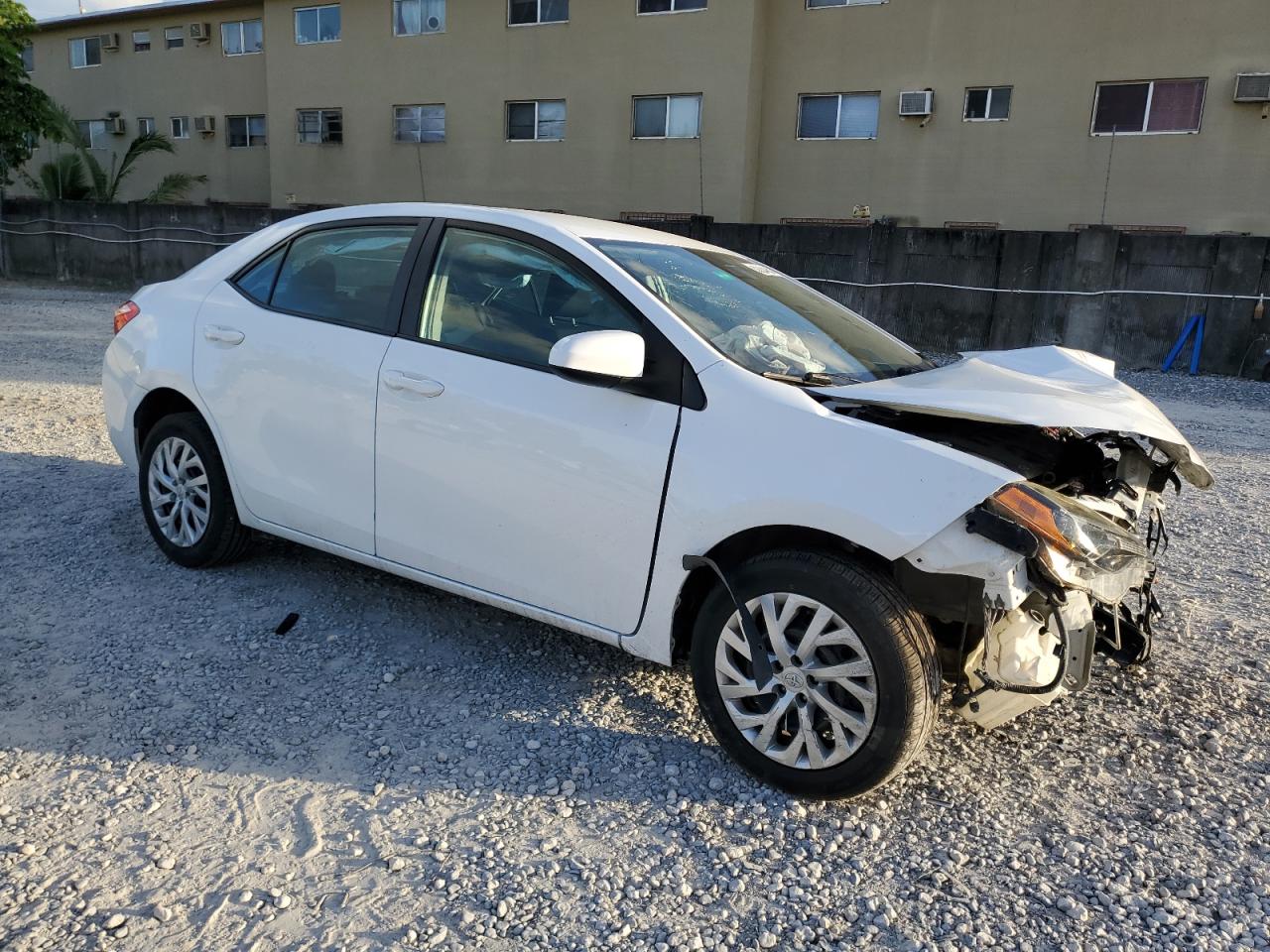 2019 Toyota Corolla VIN 5YFBURHE4KP907585 Copart auction photo, front end damage thumbnail 4