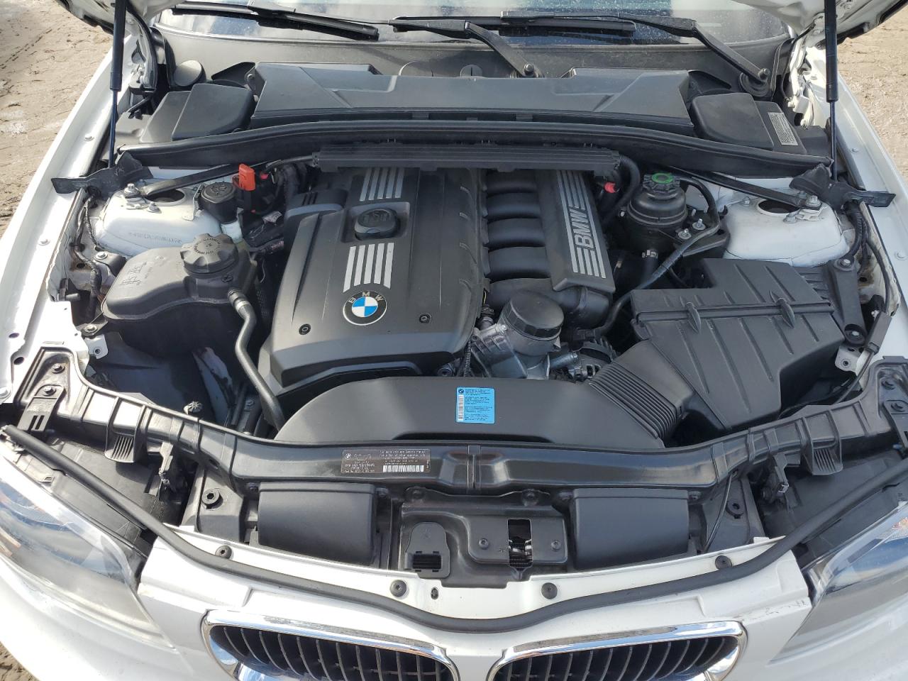 2011 BMW 1er VIN WBAUL7C57BVM81067 Copart auction photo, water/flood damage thumbnail 11