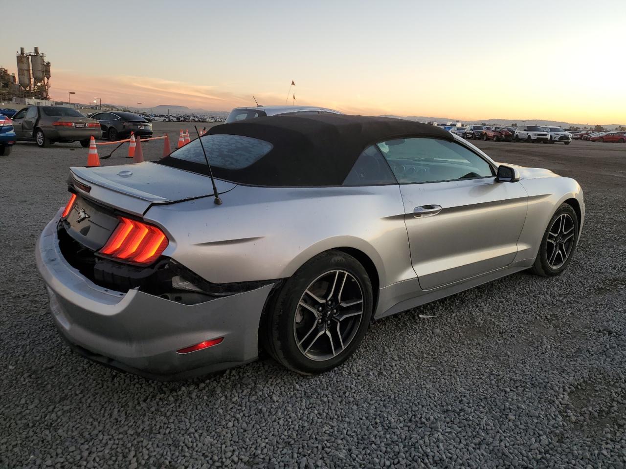 2018 Ford Mustang VIN 1FATP8UH2J5111330 Copart auction photo, rear end / front end damage thumbnail 3