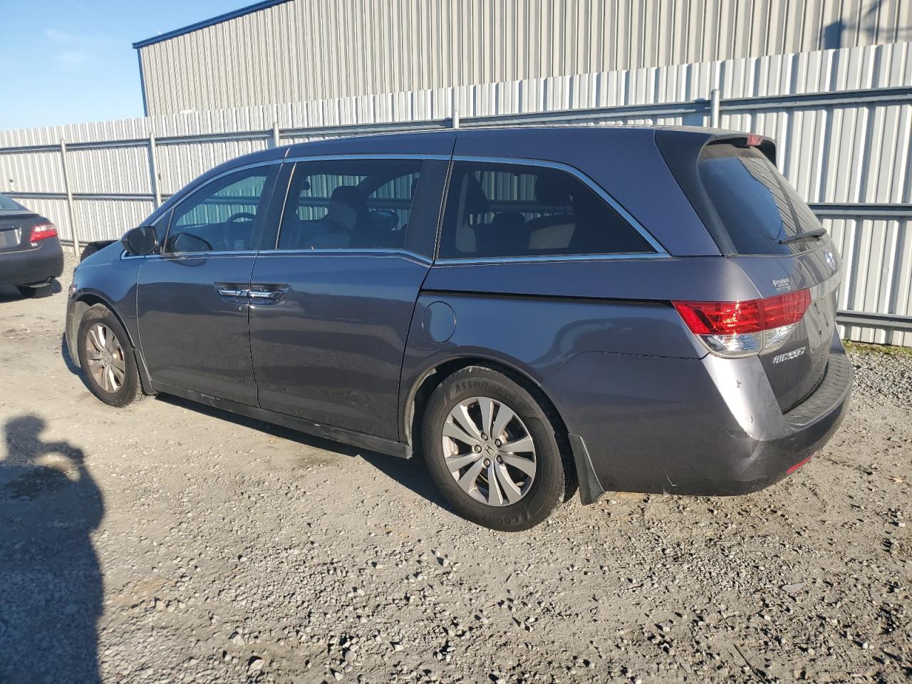 2014 Honda Odyssey VIN 5FNRL5H47EB131759 Copart auction photo, front end / minor dent/scratches damage thumbnail 2