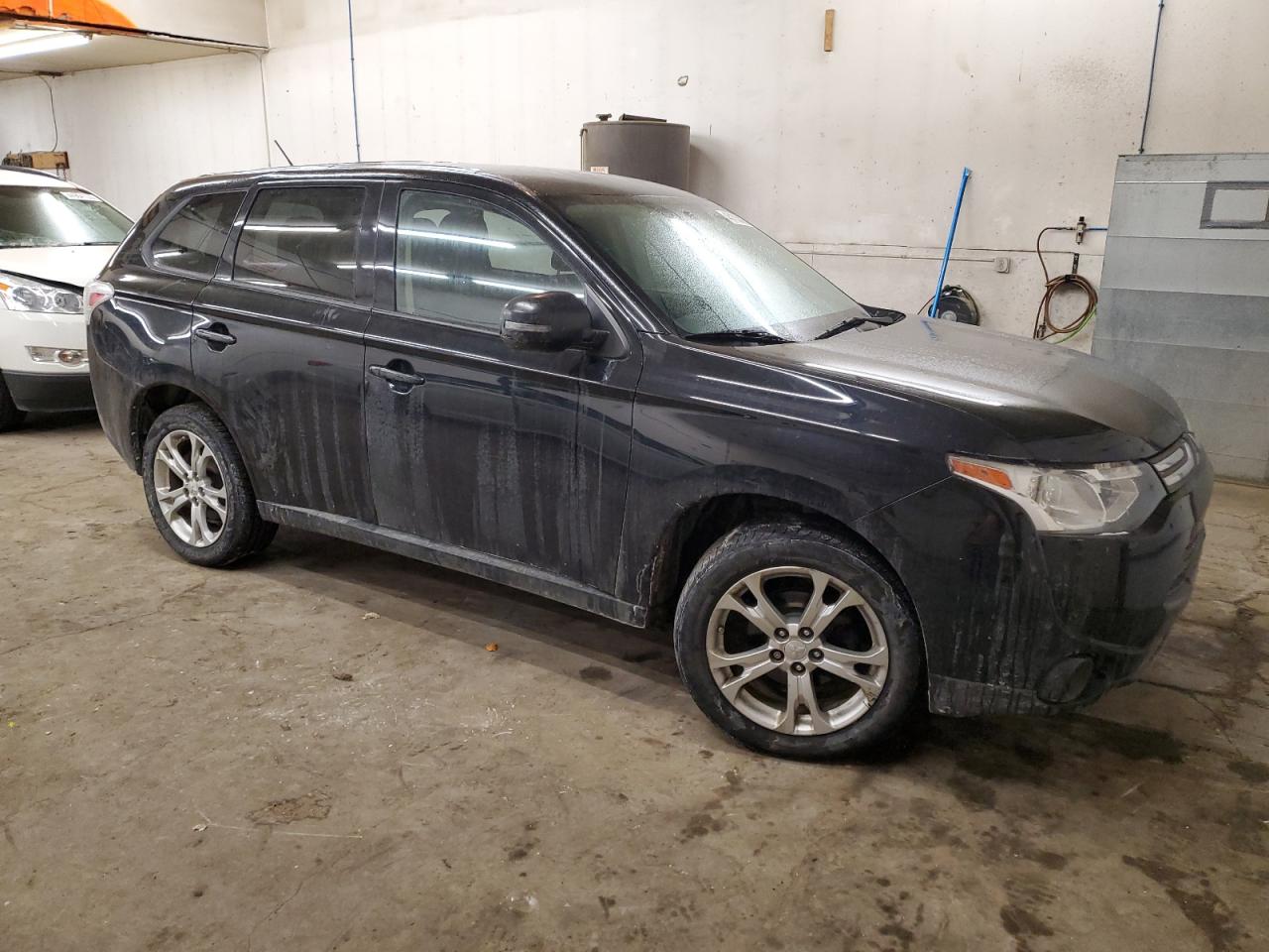 2014 Mitsubishi Outlander VIN JA4AZ3A34EZ002139 Copart auction photo, minor dent/scratches damage thumbnail 4