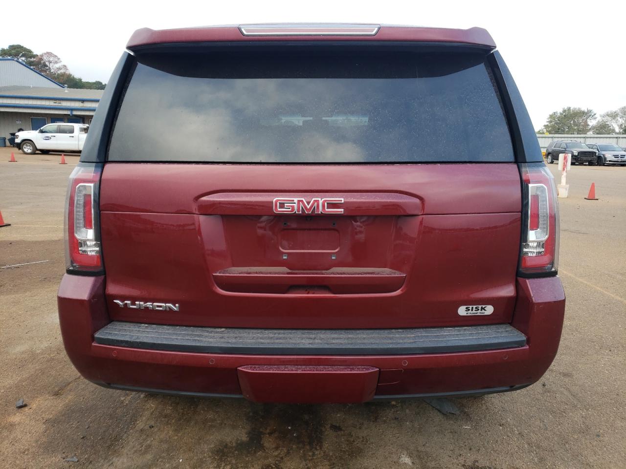 2018 GMC Yukon VIN 1GKS1AKC1JR290737 Copart auction photo, front end damage thumbnail 6