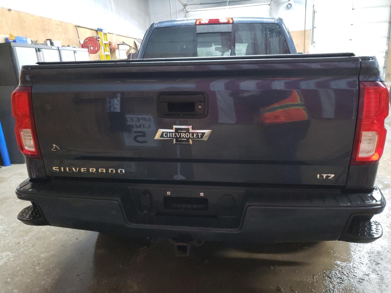 2018 Chevrolet Silverado VIN 3GCUKSEC0JG320863 Copart auction photo, side / minor dent/scratches damage thumbnail 6
