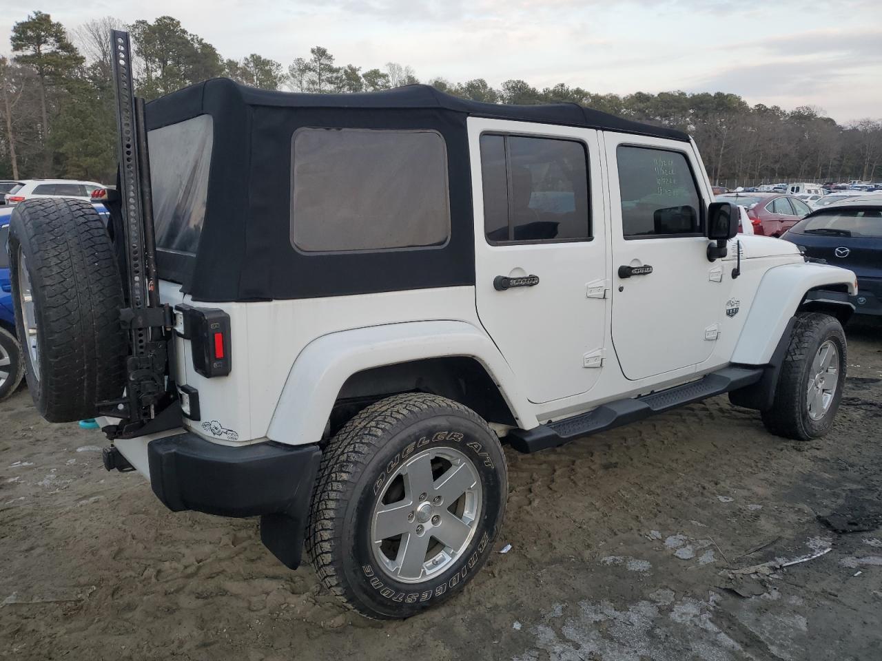 2016 Jeep Wrangler VIN 1C4BJWEG3GL158582 Copart auction photo, frame damage / front end damage thumbnail 3