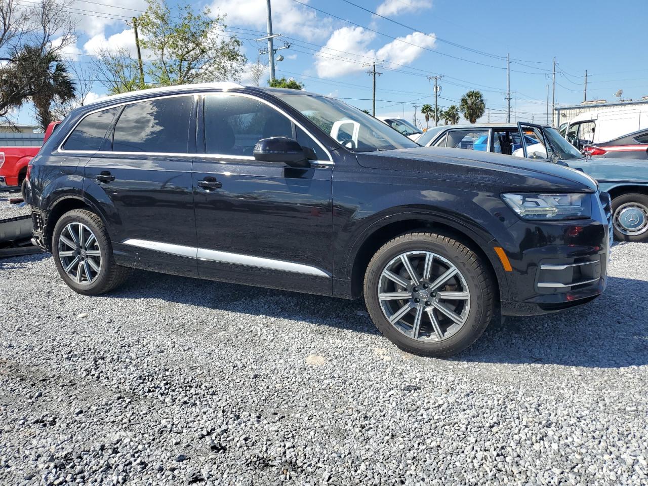 2017 Audi Q7 VIN WA1VAAF70HD015058 Copart auction photo, side / rear end damage thumbnail 4