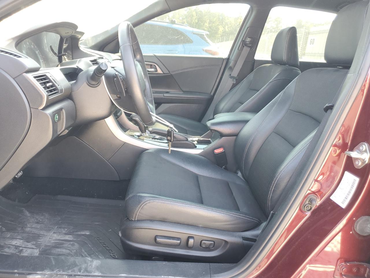 2017 Honda Accord VIN 1HGCR2F53HA023331 Copart auction photo, front end / minor dent/scratches damage thumbnail 7