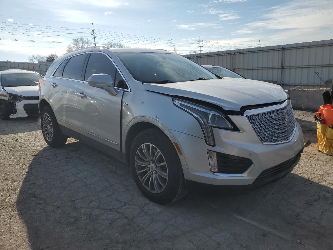 2017 Cadillac XT5 VIN 1GYKNBRS3HZ239506 Copart auction photo, front end / side damage thumbnail 4