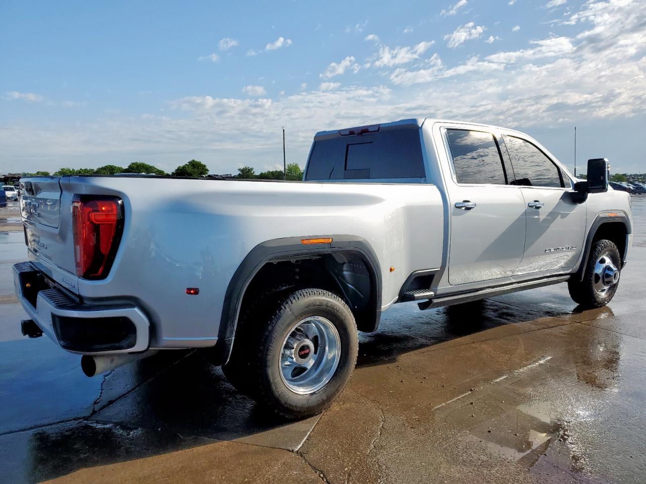 2022 GMC Sierra VIN 1GT49WEY4NF360479 Copart auction photo, minor dent/scratches damage thumbnail 3