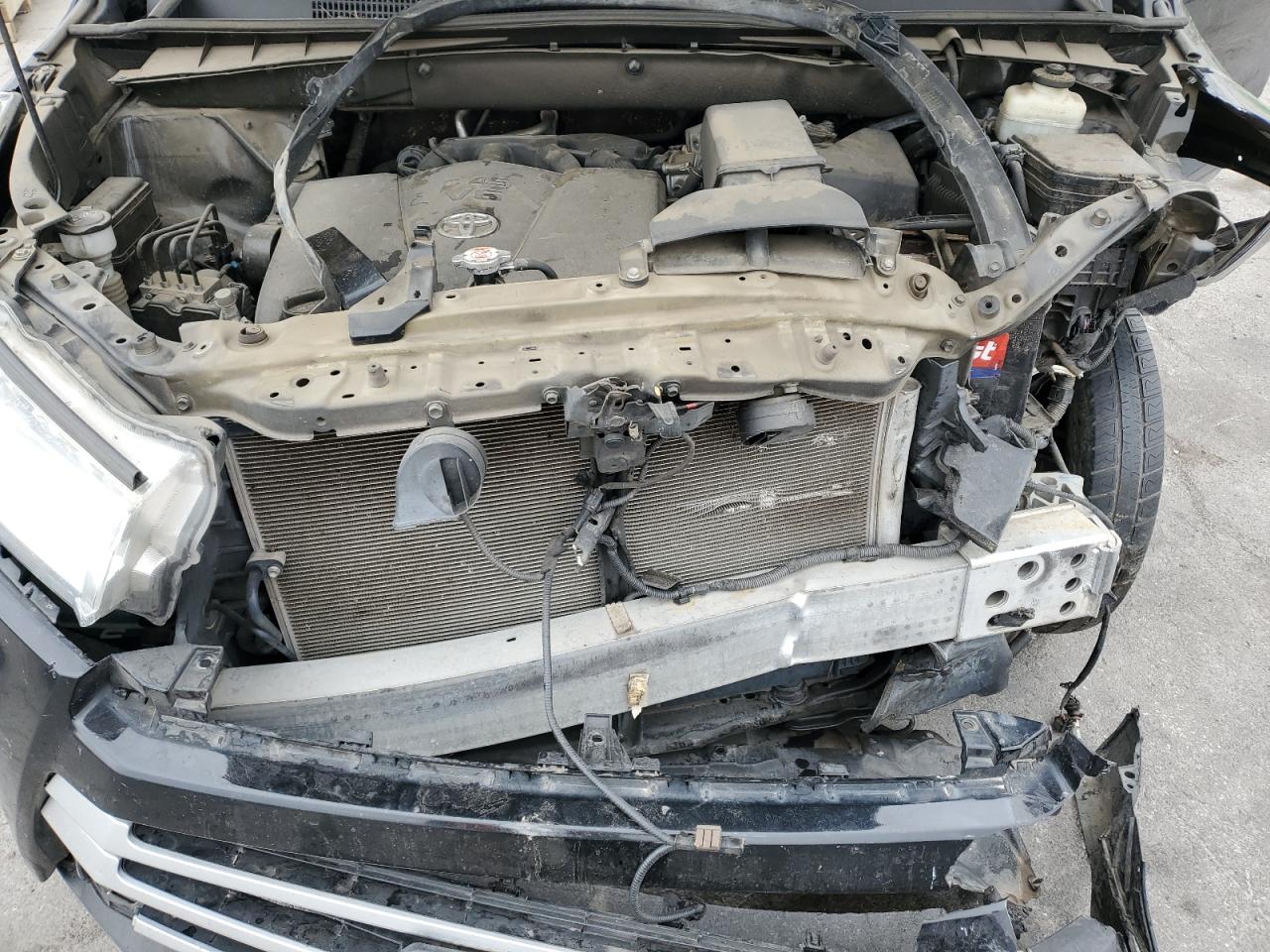 2018 Toyota Highlander VIN 5TDZZRFH4JS248250 Copart auction photo, front end damage thumbnail 12