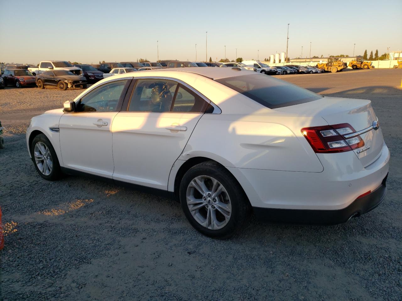 2016 Ford Taurus VIN 1FAHP2E84GG134428 Copart auction photo, minor dent/scratches damage thumbnail 2