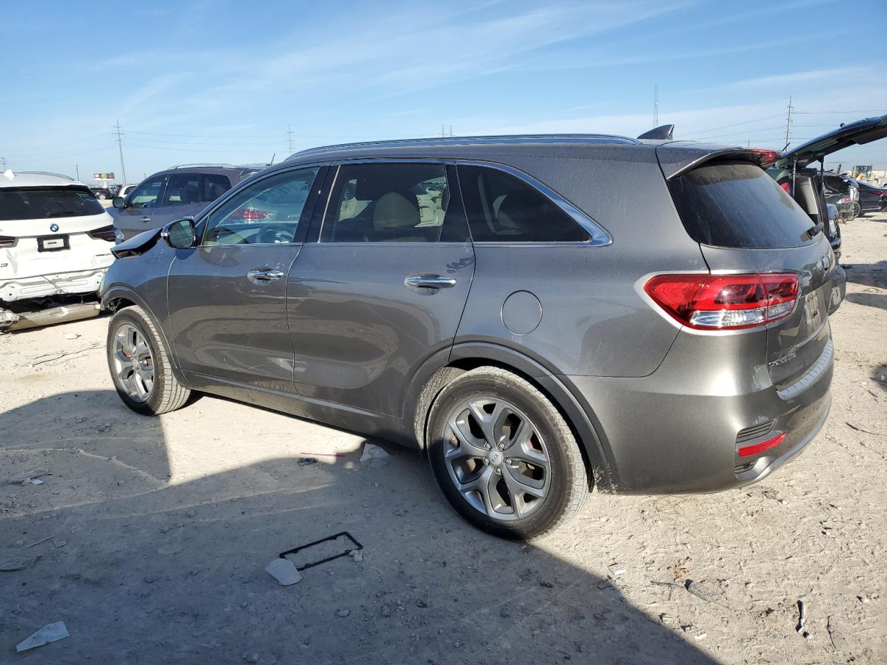 2017 KIA Sorento VIN 5XYPK4A58HG304290 Copart auction photo, front end / minor dent/scratches damage thumbnail 2