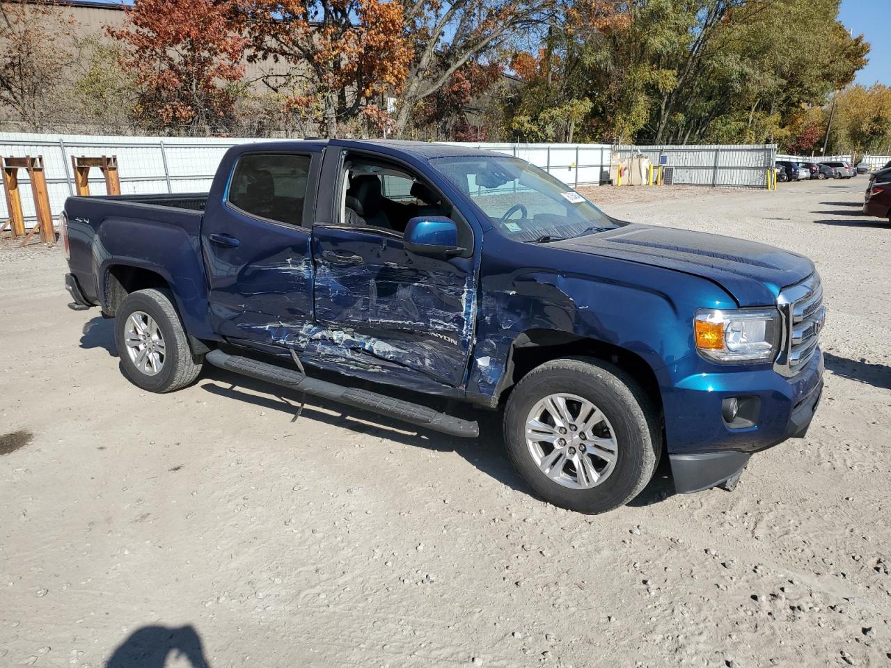 2019 GMC Canyon VIN 1GTG6CEN3K1324091 Copart auction photo, side / front end damage thumbnail 4